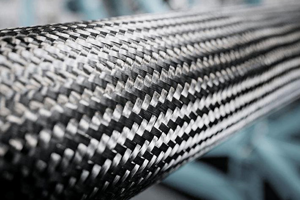 連續(xù)碳纖維/PEEK復(fù)合材料：高性能材料的革命性結(jié)合