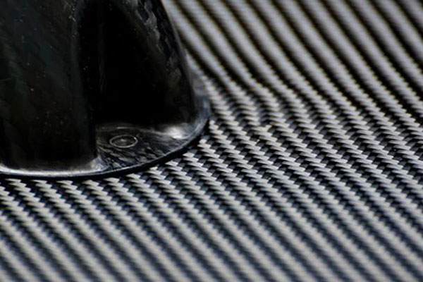 輕盈如羽，堅(jiān)韌似鋼——定制化碳纖維制品是工業(yè)之美