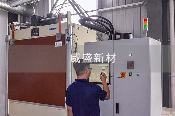 模壓設(shè)備熱壓機(jī)