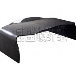 又輕又堅(jiān)固的碳纖維桌子